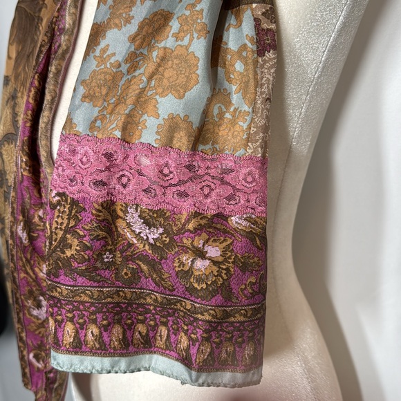 ๐3/$15 Elegant Multicolor Scarf - Picture 4 of 10